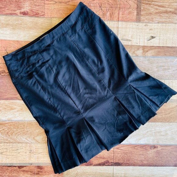 Club Monaco Black Slim Peplum Skirt Size 8 - Picture 9 of 11